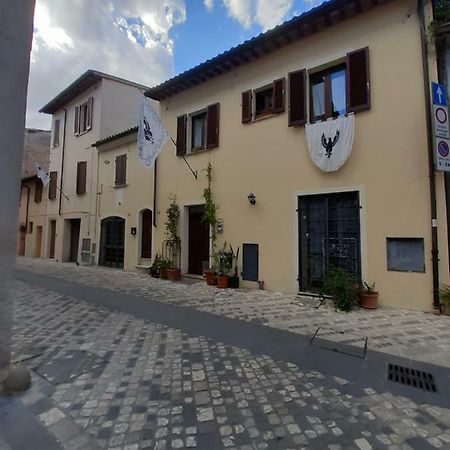 B&B La Casa Di Alice Foligno Exterior photo