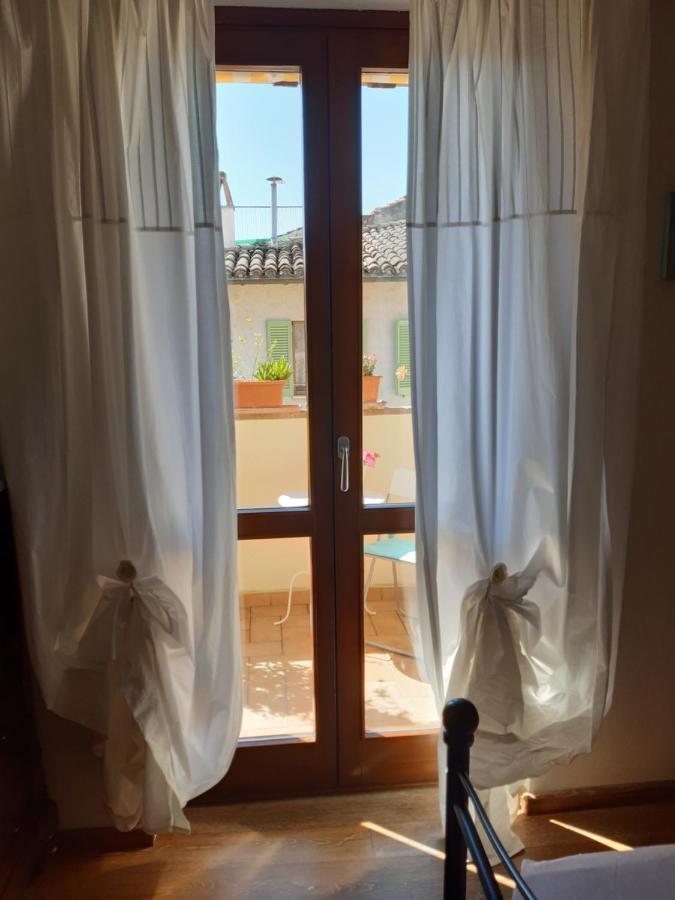 B&B La Casa Di Alice Foligno Exterior photo